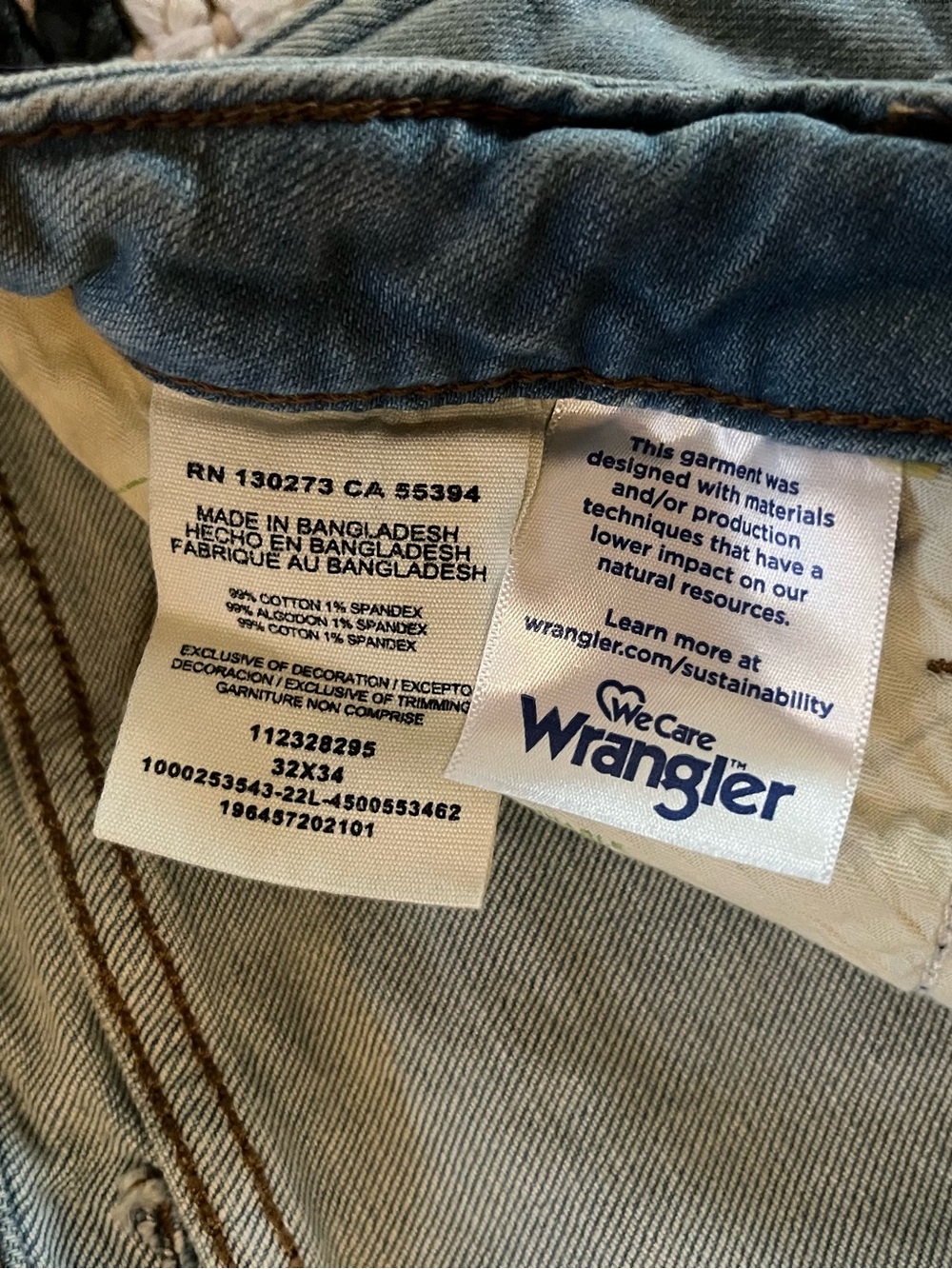 Wrangler High Rise Flare - Size 32x34 - Picture 6 of 6